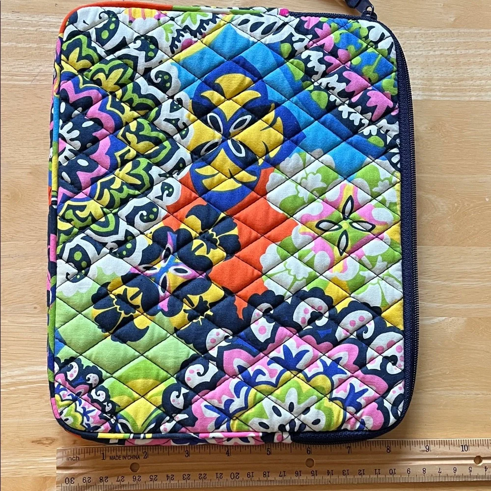 Vera Bradley Quilted Tablet Sleeve in Bright Retired “Rio” pattern - Picture 3 of 7